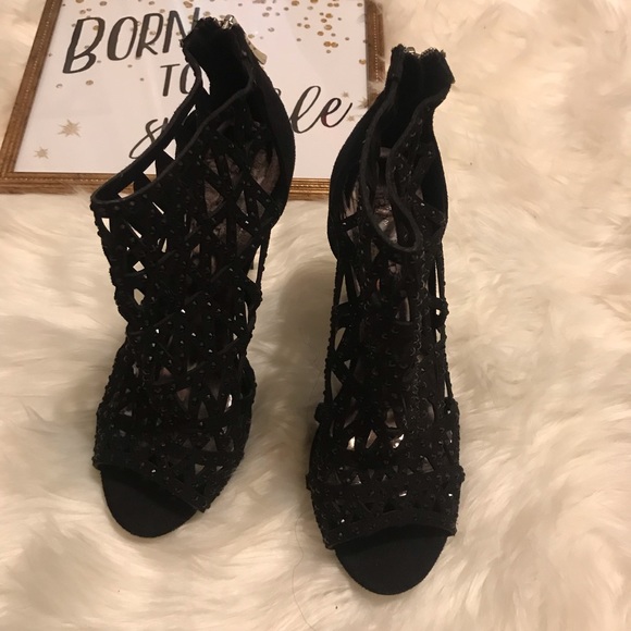 🔥Bakers ✨Black Sparkly studded cut out booties✨🔥 - Picture 3 of 8